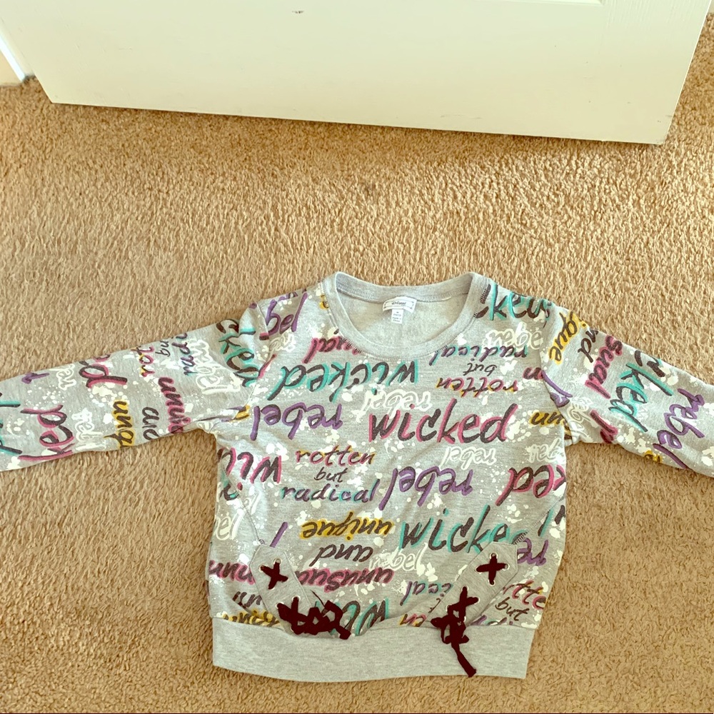 Sweatshirt